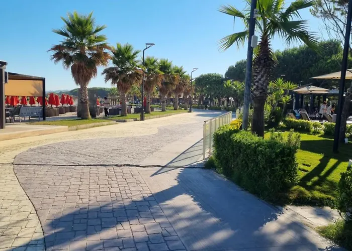 아파트 Cozy Beach-apartments Qerret 2 *